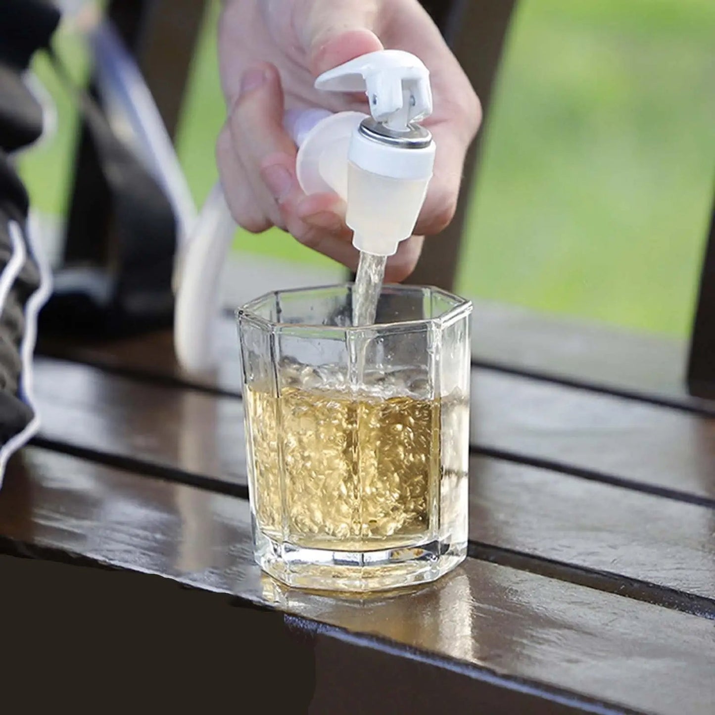 Plum Wheat Portable Backpack Dispenser – 6L Dual Shot Beverage Companion for Beer
