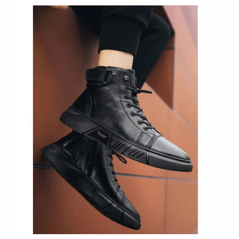 Black boots in warm leather | Zersly™